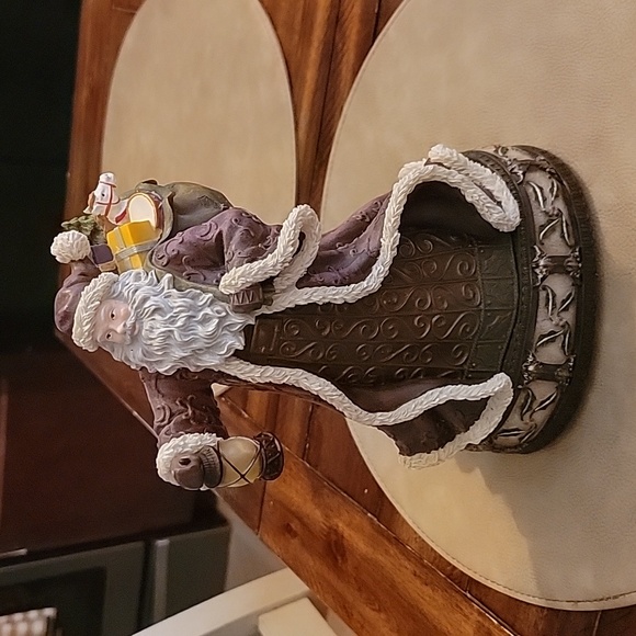 San Francisco music box Santa! - Picture 2 of 9